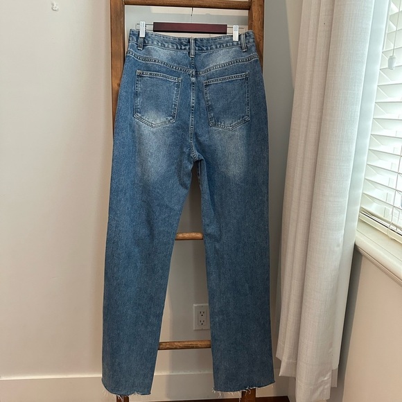 NWT Pretty Little Thing Straight Leg Jean - Picture 5 of 9